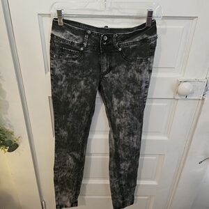 Trendy Black Acid Wash Women's Skinny Jeans